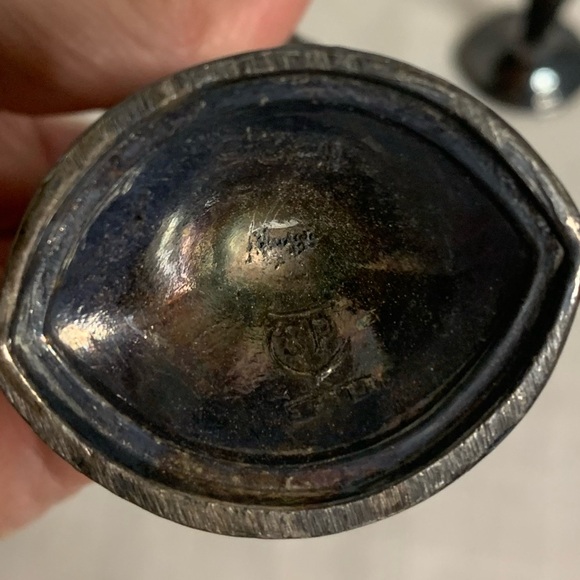 VIKING| Vintage Silver Plate Salt and Pepper Shakers - Picture 9 of 11